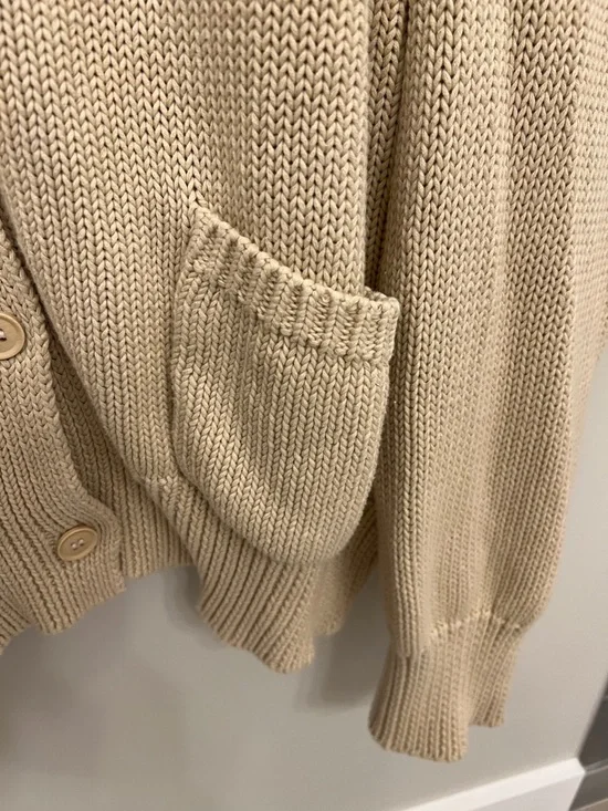 Nueflora Cream Button-Front V-Neck Pocket Cardigan - Picture 5 of 10